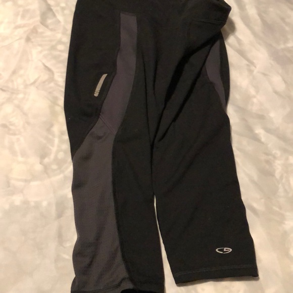 Athletic capris - Picture 3 of 6